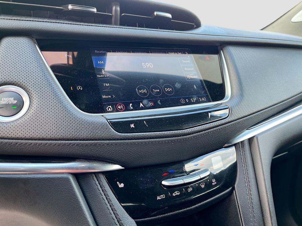 used 2024 Cadillac XT5 car, priced at $30,000