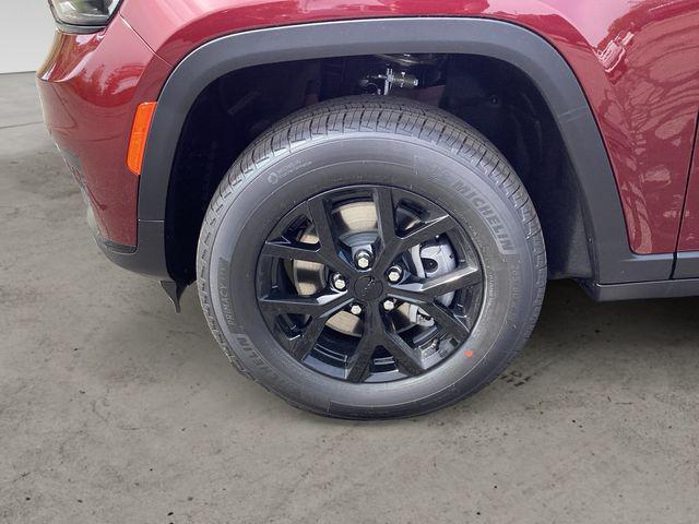 new 2025 Jeep Grand Cherokee L car, priced at $39,995