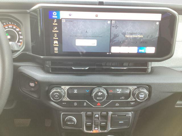 new 2026 Jeep Wrangler car, priced at $41,285