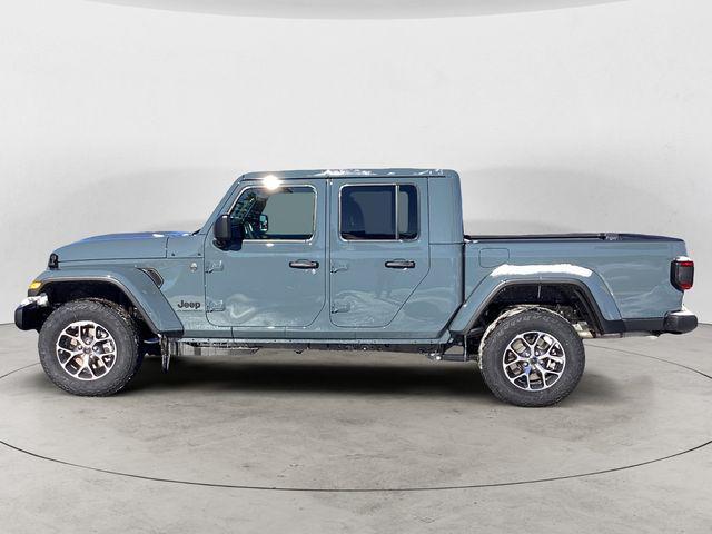 new 2026 Jeep Gladiator car, priced at $52,082