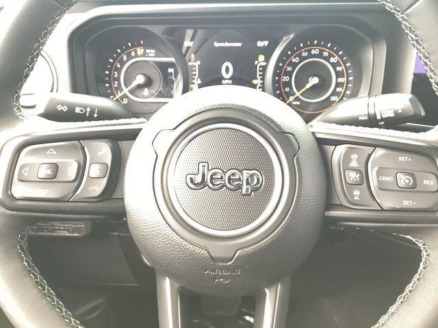 new 2025 Jeep Gladiator car, priced at $43,590