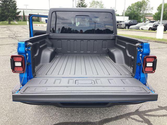 new 2025 Jeep Gladiator car, priced at $43,590