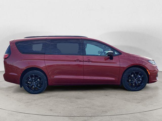 new 2026 Chrysler Pacifica car, priced at $47,895