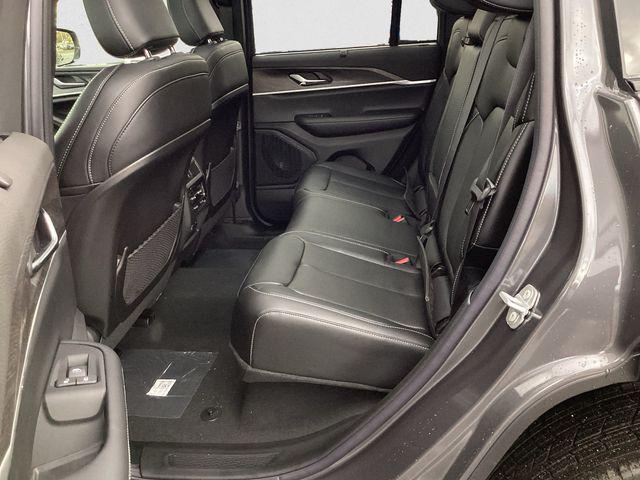 new 2025 Jeep Grand Cherokee car, priced at $45,930