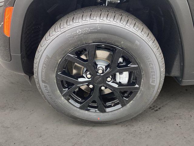 new 2025 Jeep Grand Cherokee car, priced at $42,992