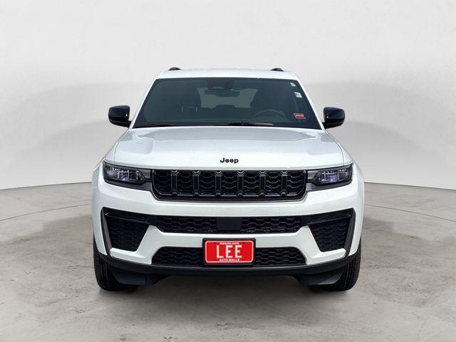 new 2026 Jeep Grand Cherokee car, priced at $44,989