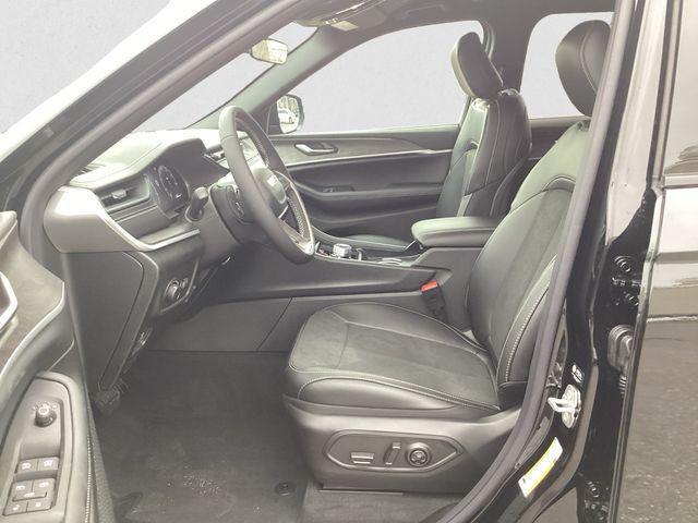 new 2026 Jeep Grand Cherokee car, priced at $43,737