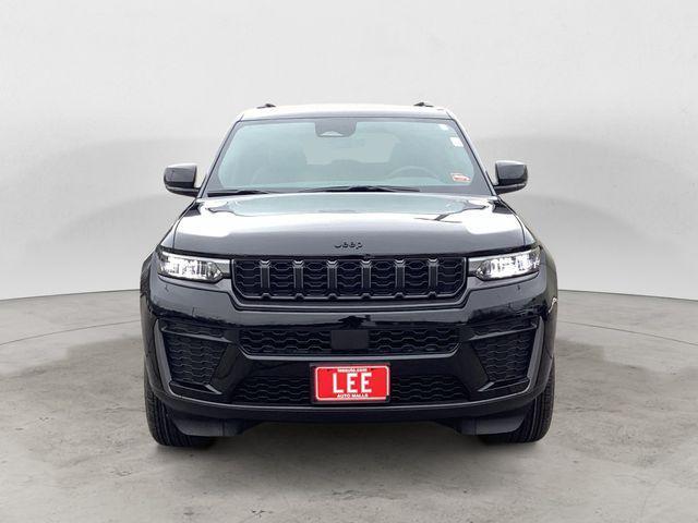 new 2026 Jeep Grand Cherokee car, priced at $43,737
