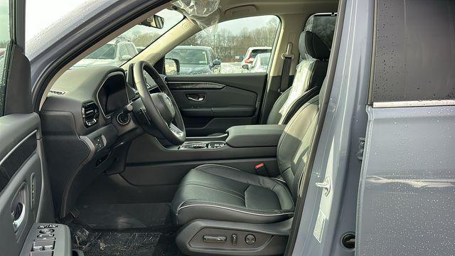 new 2025 Honda Pilot car, priced at $53,030