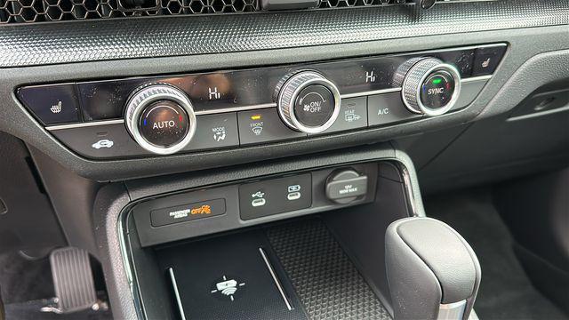 new 2026 Honda CR-V Hybrid car, priced at $41,675