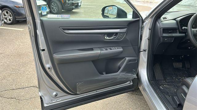 new 2026 Honda CR-V Hybrid car, priced at $41,675