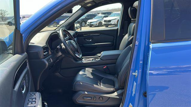 used 2025 Honda Pilot car, priced at $44,978