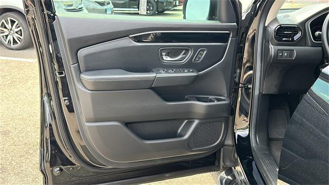 used 2025 Honda Pilot car, priced at $40,998