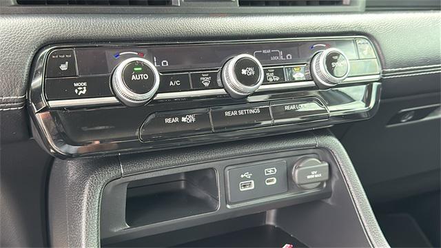 used 2025 Honda Pilot car, priced at $40,998