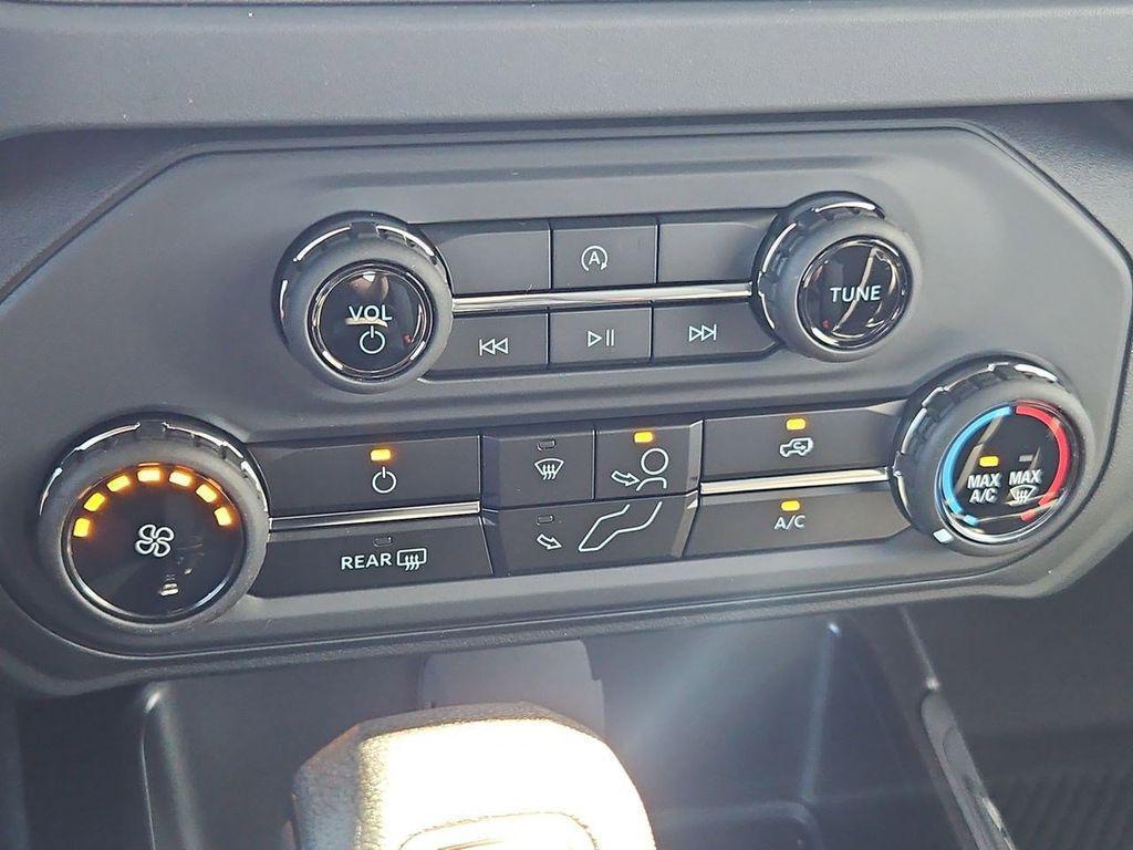 new 2025 Ford Bronco car, priced at $46,924