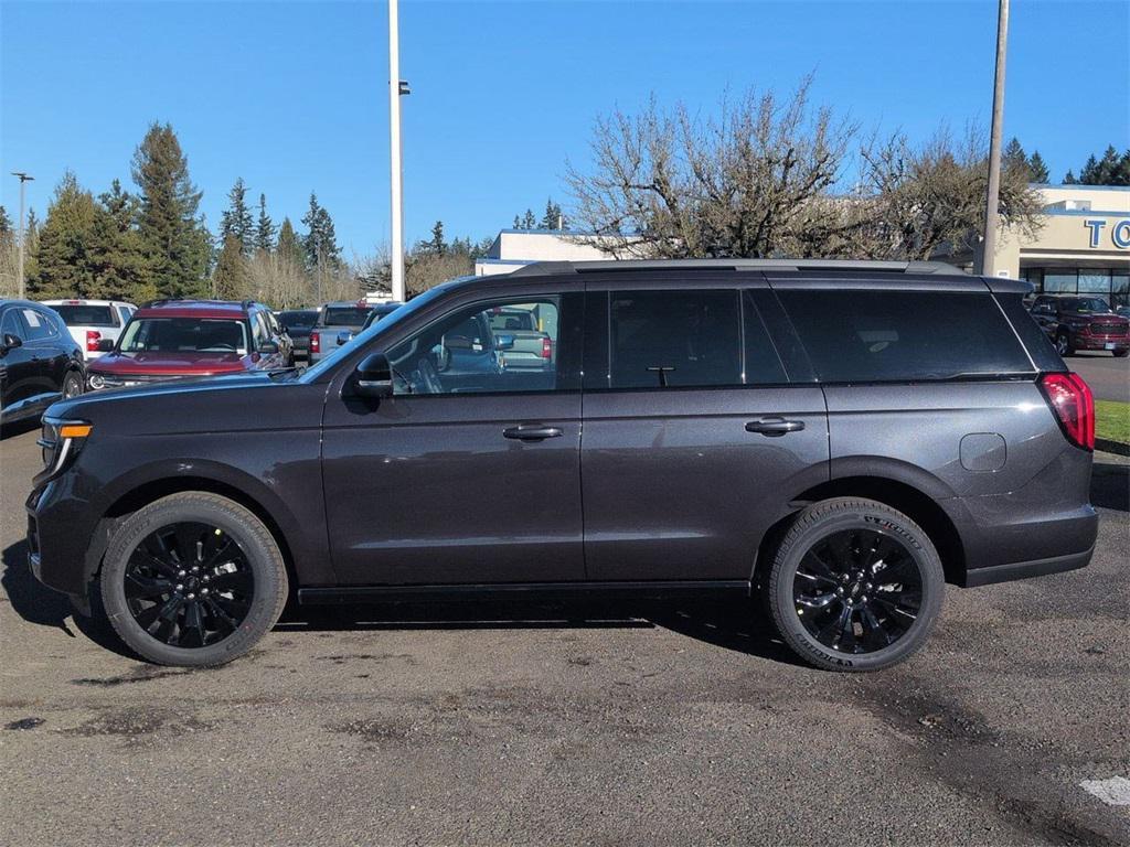 new 2025 Ford Expedition car, priced at $85,575