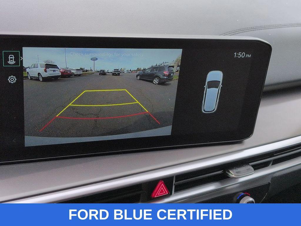 used 2025 Kia Sorento car, priced at $31,678