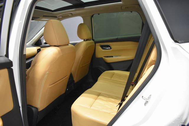 2023 Pearl White Tricoat Nissan Rogue