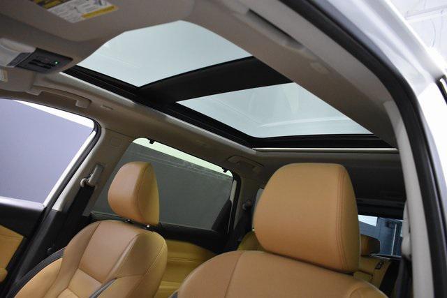 2023 Pearl White Tricoat Nissan Rogue