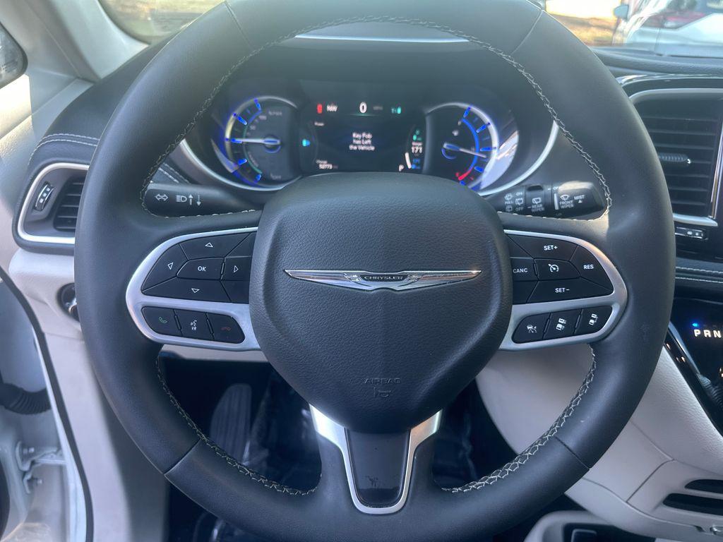 used 2023 Chrysler Pacifica Hybrid car, priced at $24,162