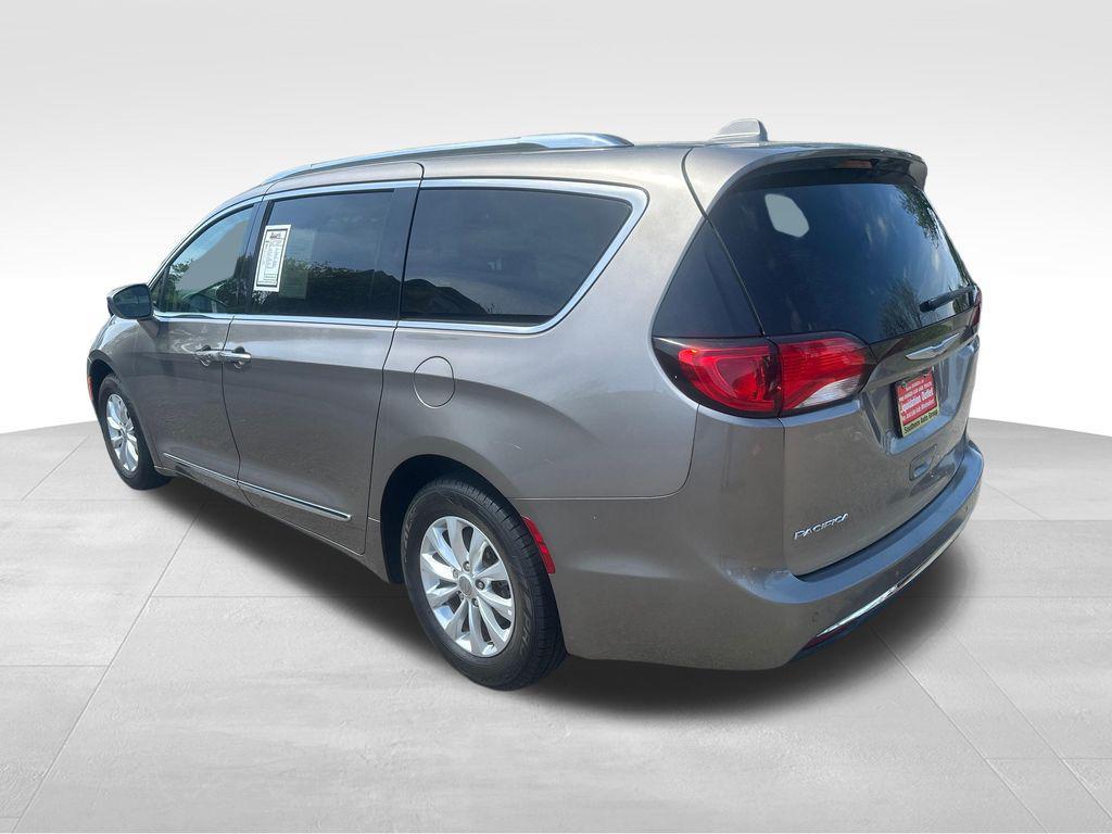 used 2018 Chrysler Pacifica car, priced at $9,872