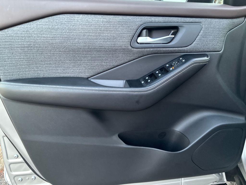 used 2022 Nissan Rogue car, priced at $20,000