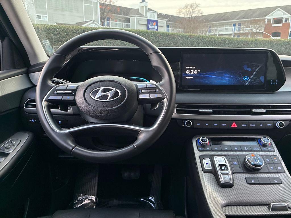 used 2025 Hyundai Palisade car, priced at $30,999
