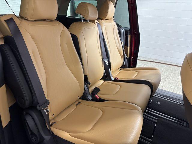 used 2023 Kia Carnival car, priced at $29,351