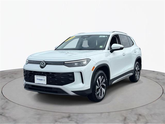 used 2025 Volkswagen Tiguan car, priced at $28,732