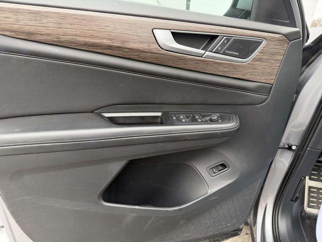 used 2024 Volkswagen Atlas car, priced at $39,555