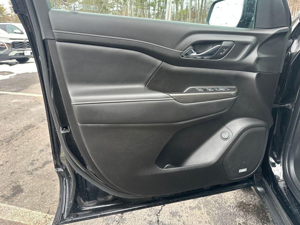 used 2023 GMC Acadia car, priced at $28,712