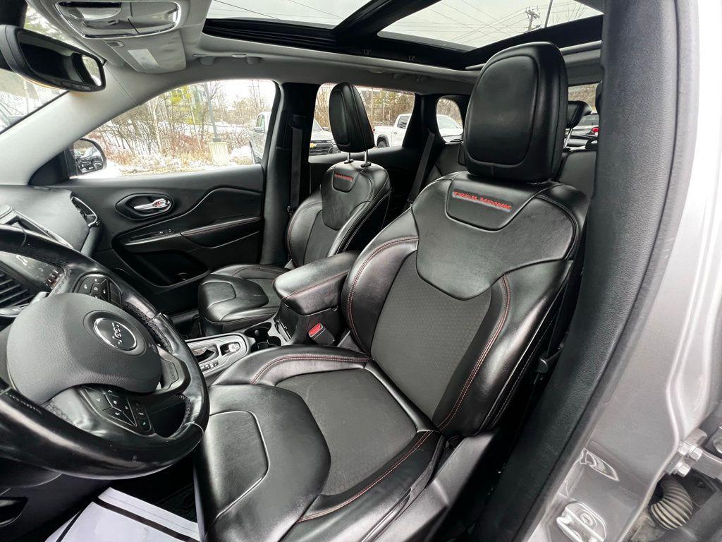 used 2019 Jeep Cherokee car, priced at $18,556