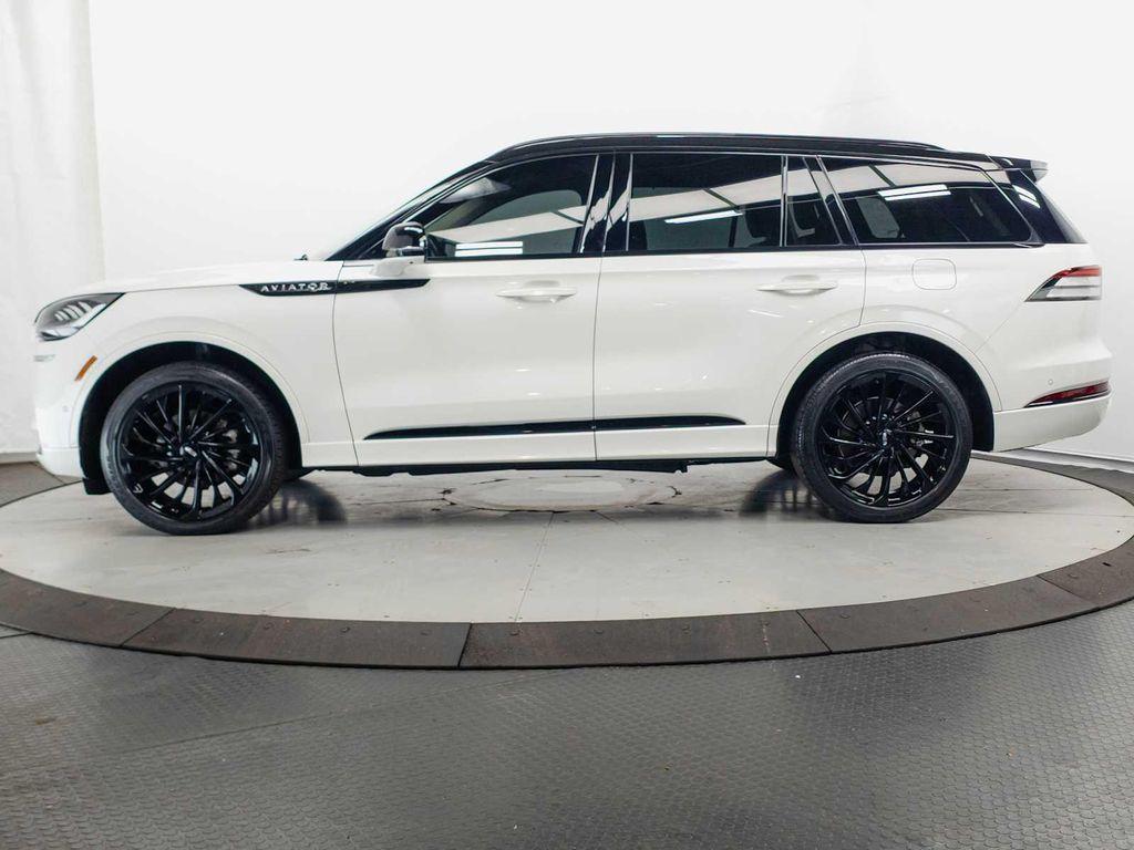used 2022 Lincoln Aviator car, priced at $39,291