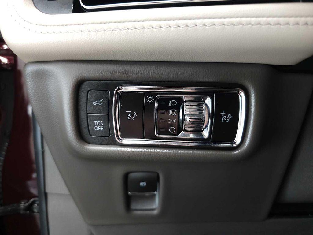 used 2023 Lincoln Nautilus car, priced at $35,409