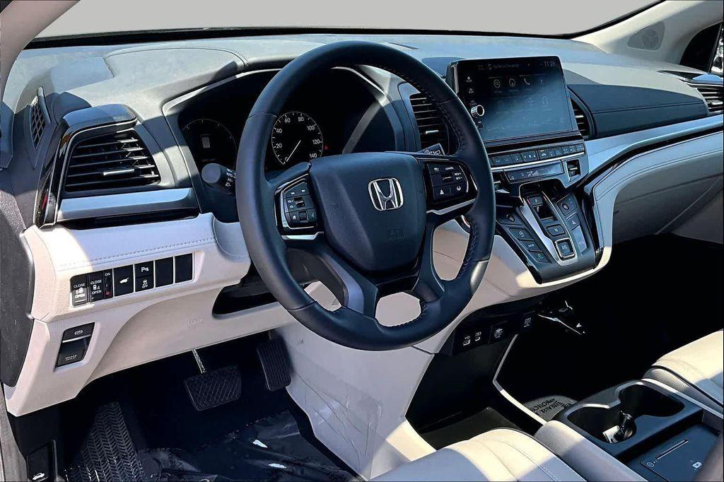 used 2025 Honda Odyssey car, priced at $41,380