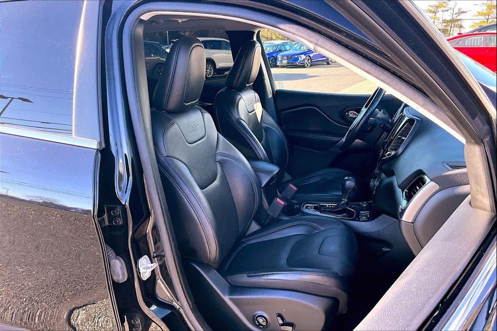 used 2021 Jeep Cherokee car, priced at $20,895