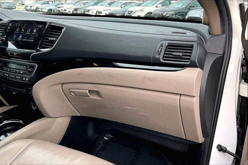 used 2022 Honda Pilot car, priced at $31,662