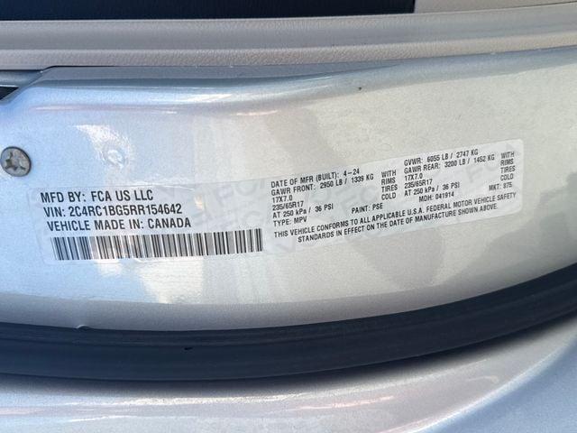 used 2024 Chrysler Pacifica car, priced at $28,995