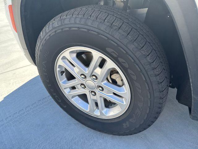 used 2023 Jeep Grand Cherokee car, priced at $26,995