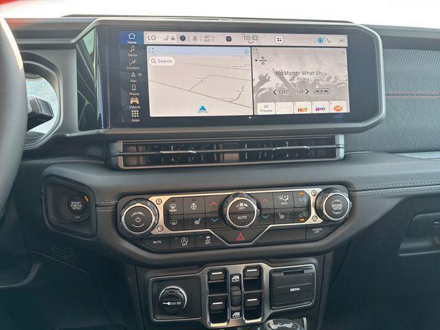 new 2025 Jeep Wrangler car