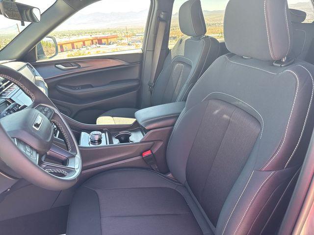 new 2025 Jeep Grand Cherokee car