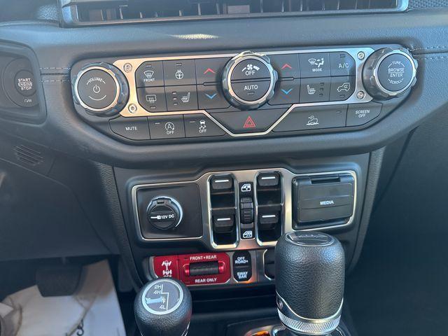 new 2025 Jeep Gladiator car