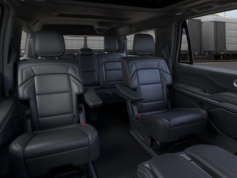 new 2025 Lincoln Navigator car, priced at $109,643