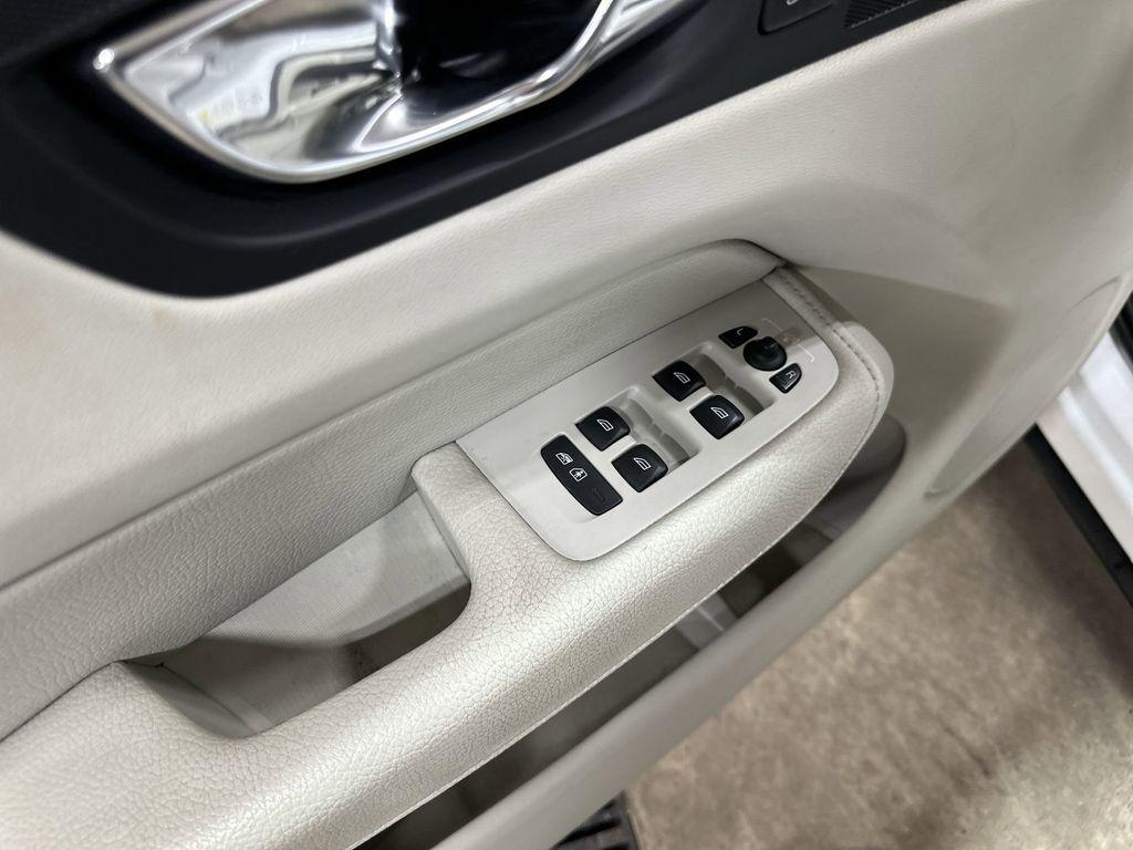 used 2018 Volvo XC60 car, priced at $18,818