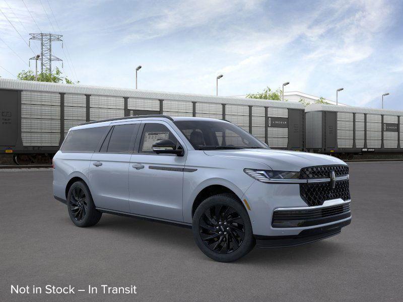 new 2025 Lincoln Navigator car, priced at $110,393