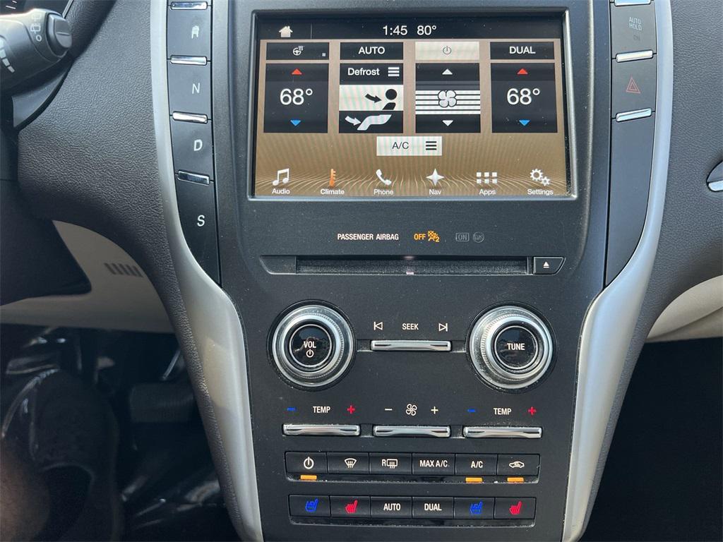 2017 LUXE SILVER METALLIC Lincoln MKC