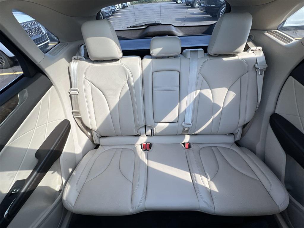 2017 LUXE SILVER METALLIC Lincoln MKC