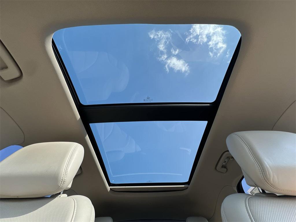 2017 LUXE SILVER METALLIC Lincoln MKC