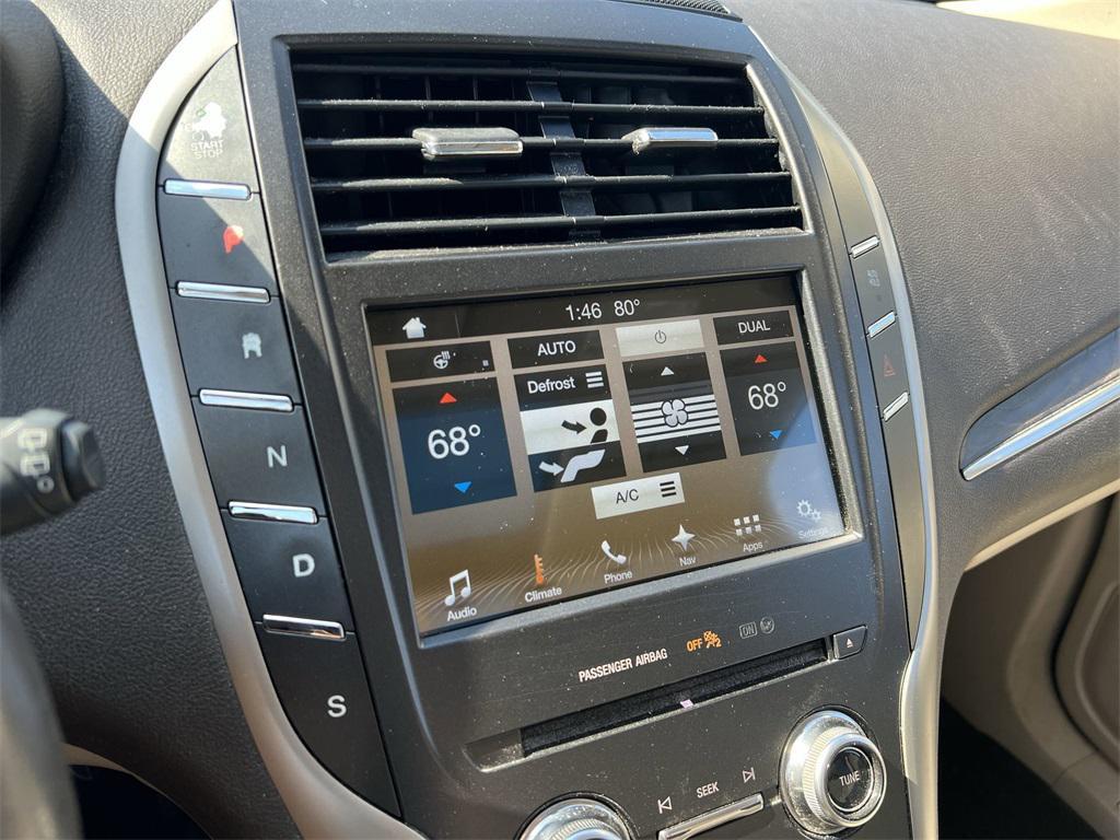 2017 LUXE SILVER METALLIC Lincoln MKC