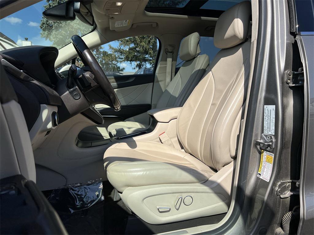 2017 LUXE SILVER METALLIC Lincoln MKC